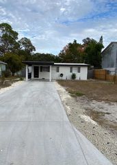 8911 N WILLOW AVENUE, Tampa, FL 33604