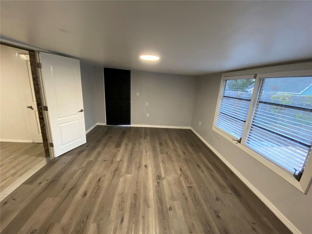 Image 13 of property listing at 8911 N WILLOW AVENUE, Tampa, FL 33604