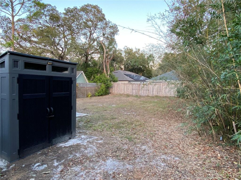 Image 24 of property listing at 8911 N WILLOW AVENUE, Tampa, FL 33604