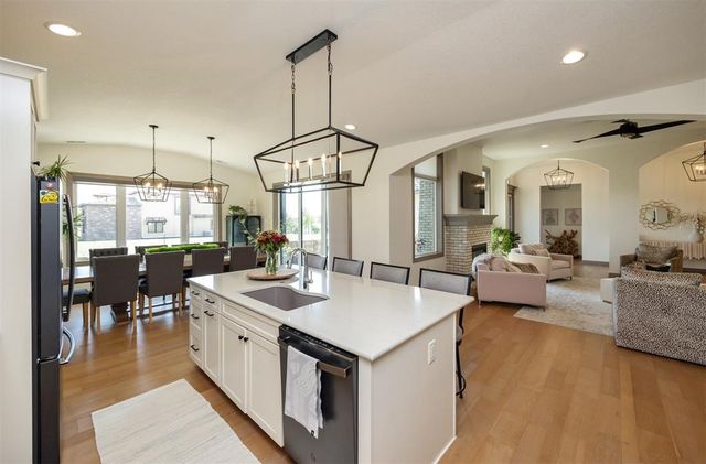 10232 Bella Strada Lane, Johnston, IA 50131