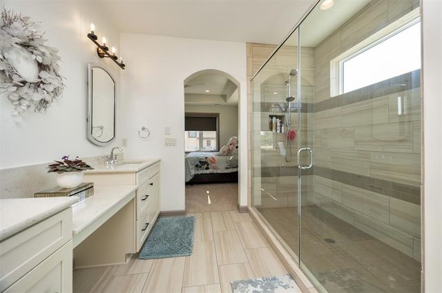 10232 Bella Strada Lane, Johnston, IA 50131