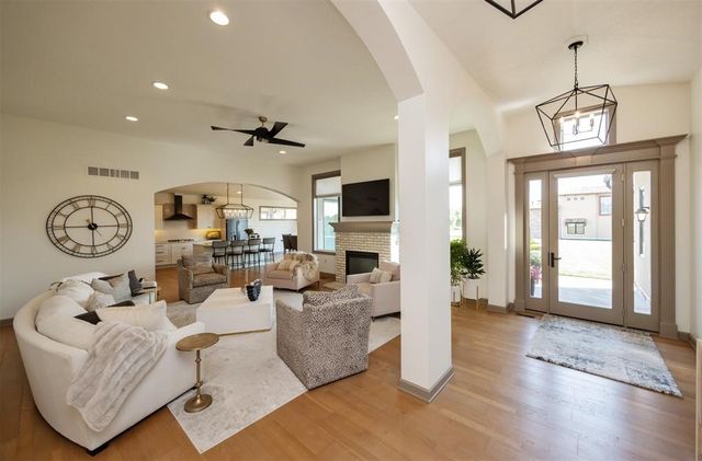10232 Bella Strada Lane, Johnston, IA 50131