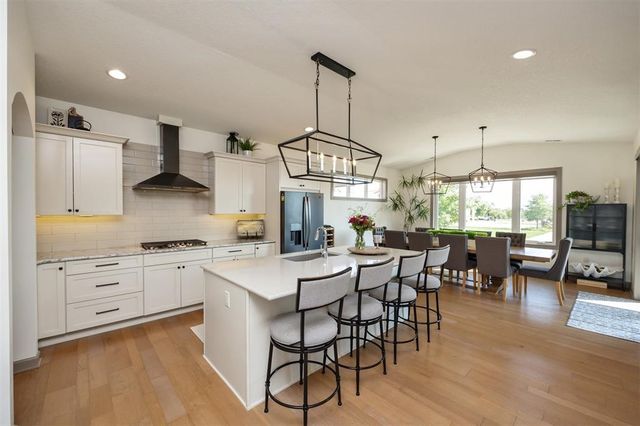 10232 Bella Strada Lane, Johnston, IA 50131