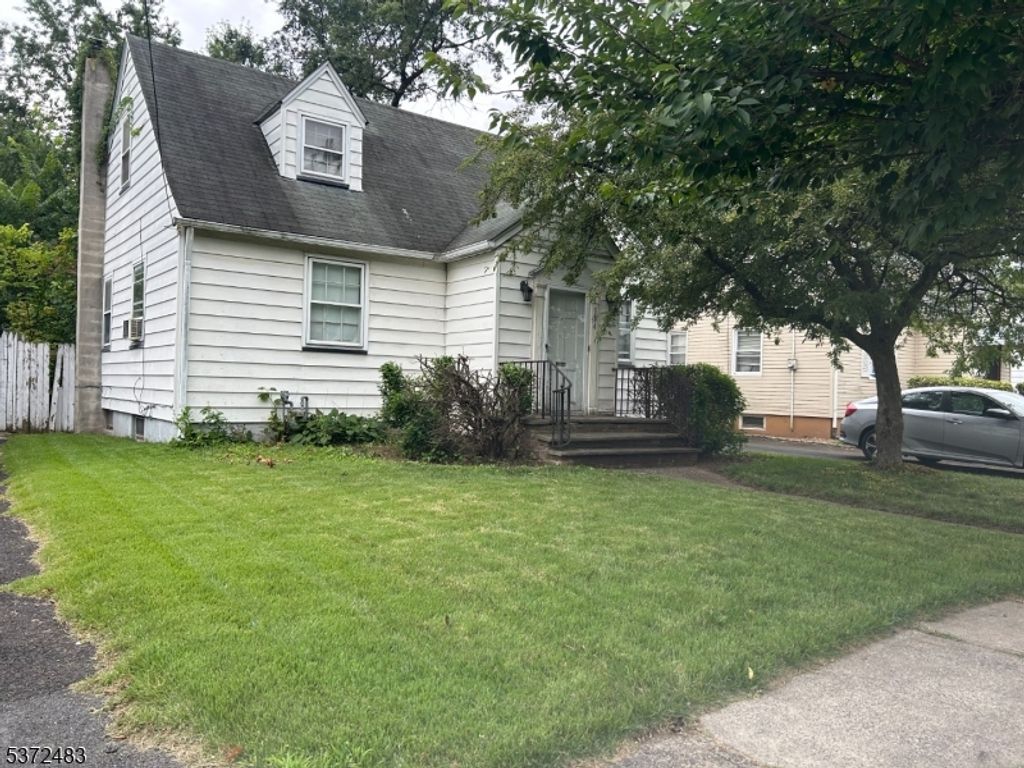 584 Plymouth Rd, Hillside Twp., NJ 07205