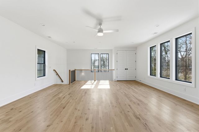 1525 Graybar Ln, Nashville, TN 37215