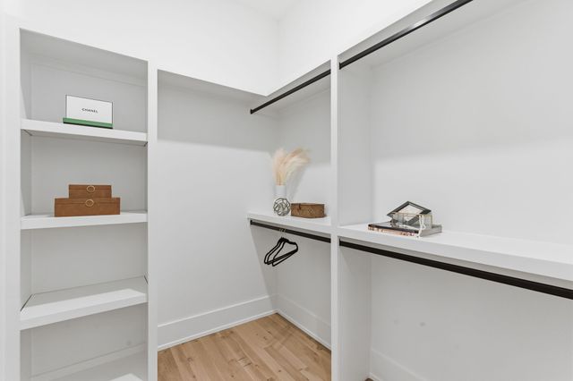 1525 Graybar Ln, Nashville, TN 37215