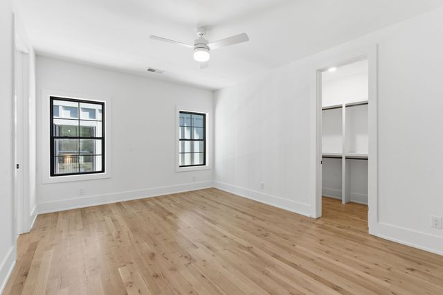 1525 Graybar Ln, Nashville, TN 37215