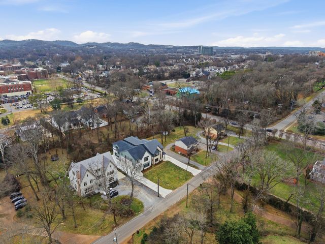 1525 Graybar Ln, Nashville, TN 37215