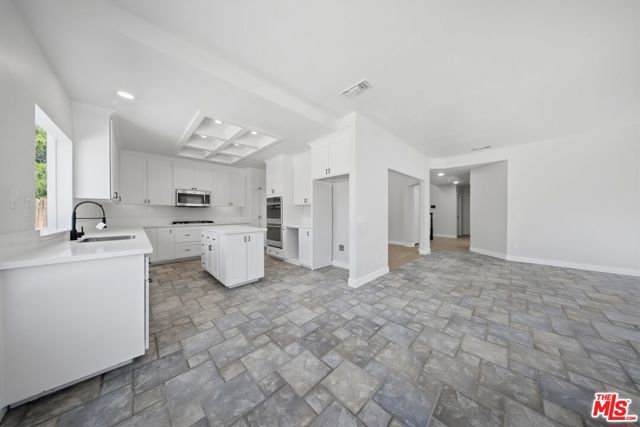 337 Morningside Terrace, Palmdale, CA 93551