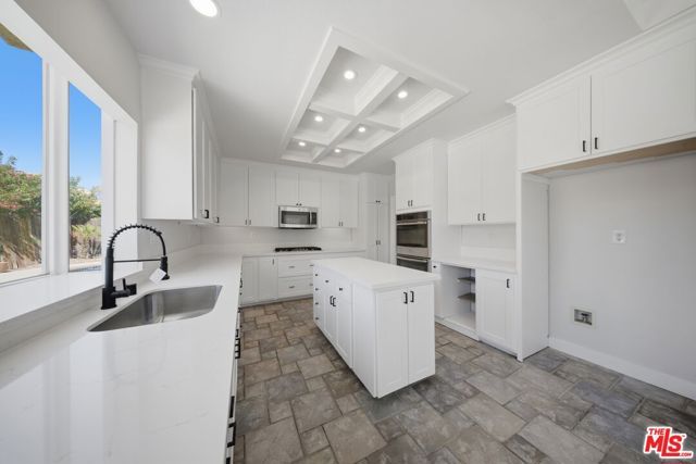 337 Morningside Terrace, Palmdale, CA 93551