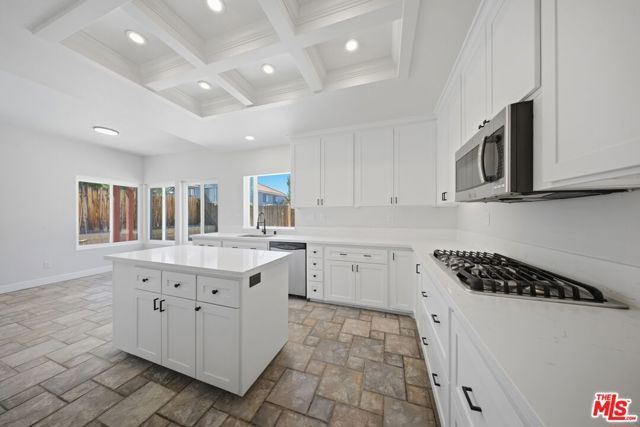 337 Morningside Terrace, Palmdale, CA 93551