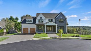 4 Oneil Way, Saugus, MA 01906