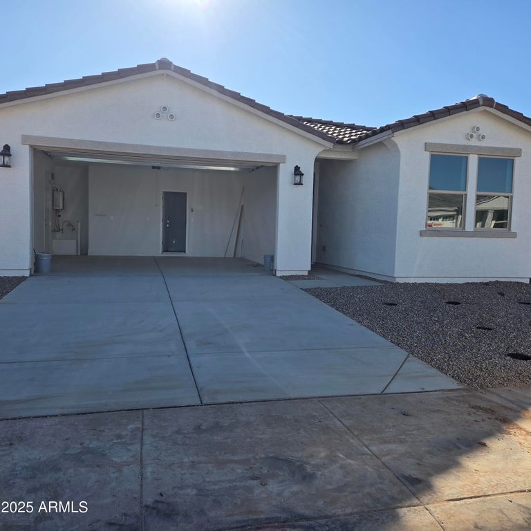 3037 E Villa Avenue, San Tan Valley, AZ 85143