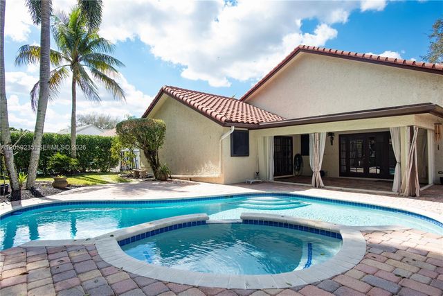 3160 Peachtree Cir, Davie, FL 33328