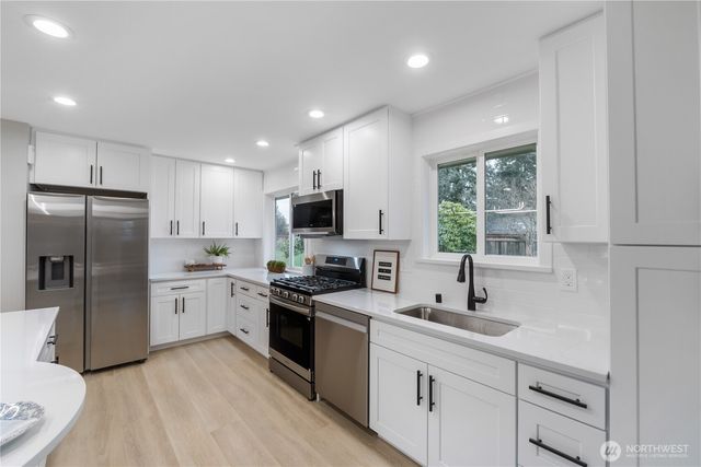 3920 SOUTHGATE Avenue SW, Lakewood, WA 98499