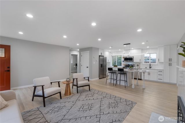 3920 SOUTHGATE Avenue SW, Lakewood, WA 98499