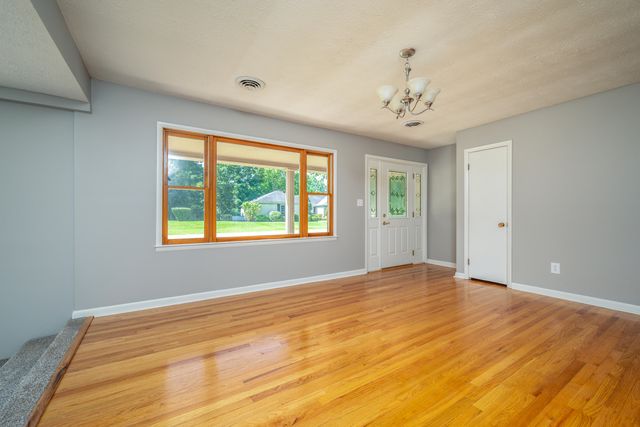 110 Keeton Avenue, West Liberty, KY 41472