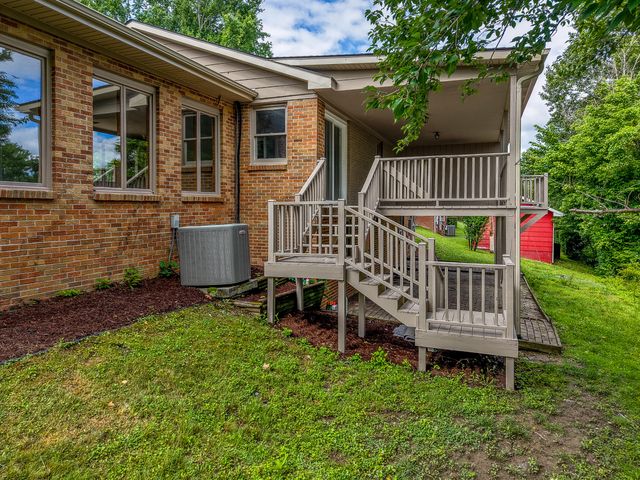 110 Keeton Avenue, West Liberty, KY 41472