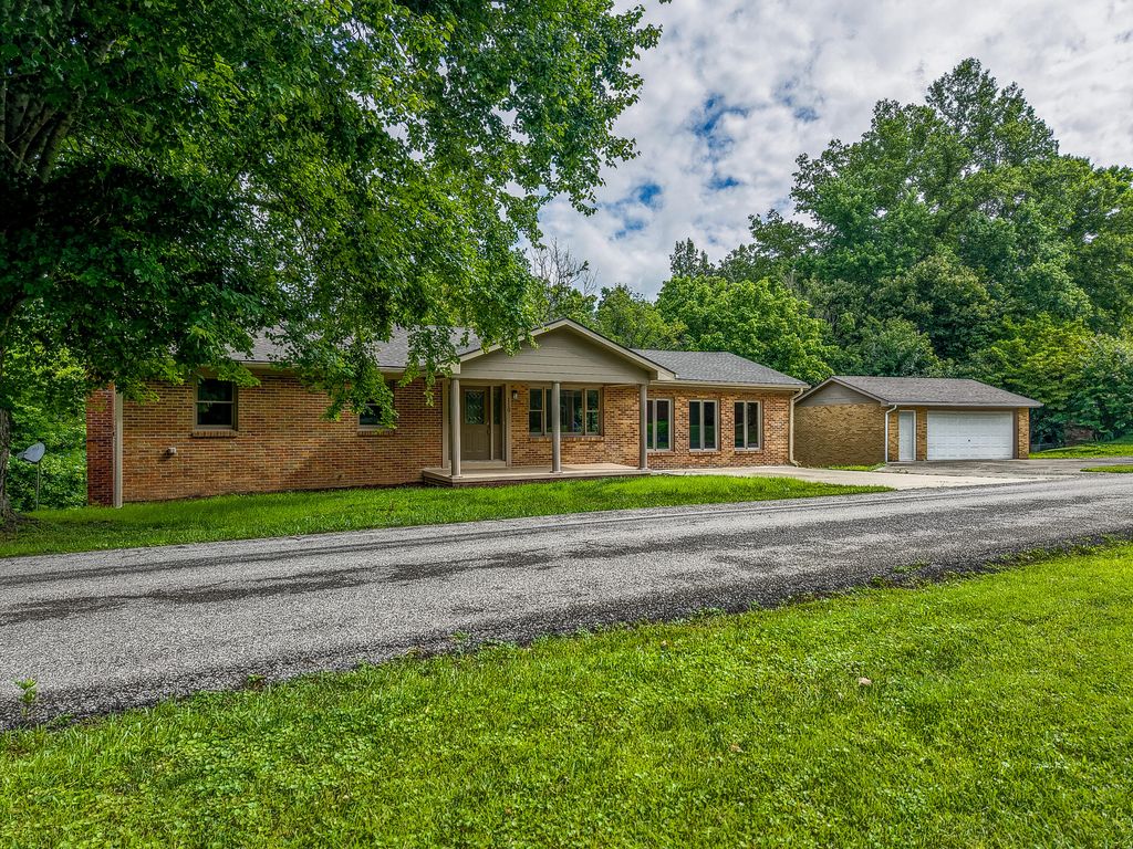 110 Keeton Avenue, West Liberty, KY 41472