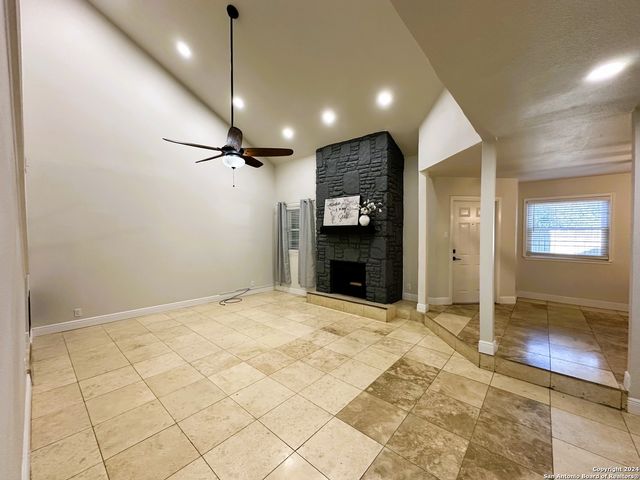 8533 ECHO CREEK LN, San Antonio, TX 78240