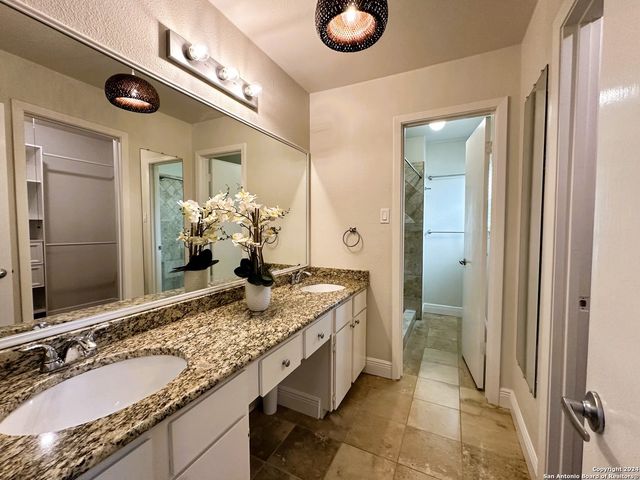 8533 ECHO CREEK LN, San Antonio, TX 78240
