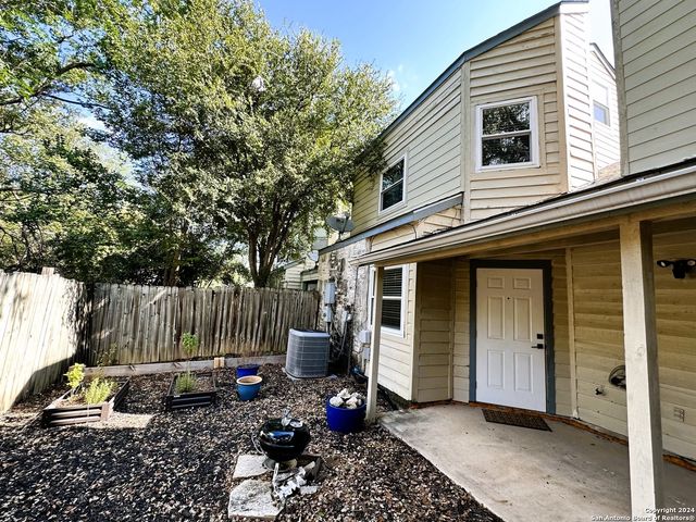 8533 ECHO CREEK LN, San Antonio, TX 78240