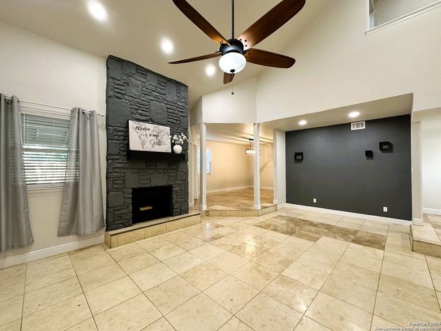 8533 ECHO CREEK LN, San Antonio, TX 78240
