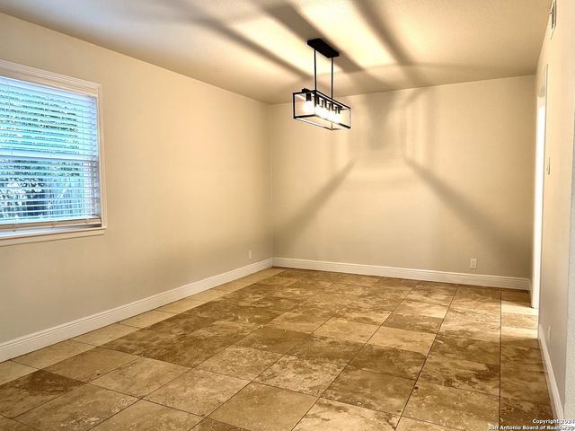 8533 ECHO CREEK LN, San Antonio, TX 78240