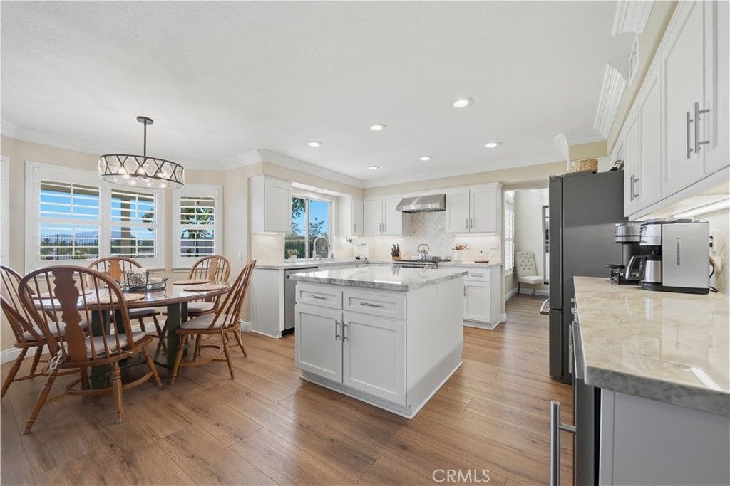 Image 11 of property listing at 32203 Corte Carmela, Temecula, CA 92592