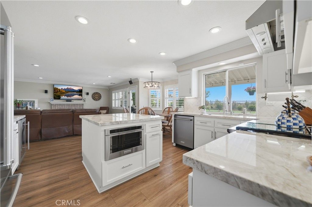 Image 12 of property listing at 32203 Corte Carmela, Temecula, CA 92592