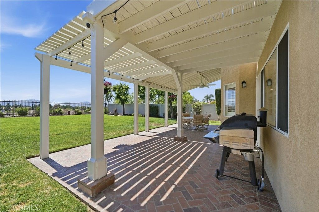Image 44 of property listing at 32203 Corte Carmela, Temecula, CA 92592