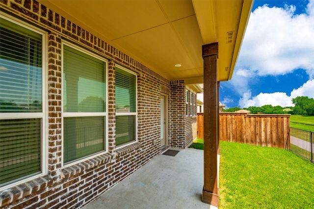 9828 Michael Irvin Street, Irving, TX 75063