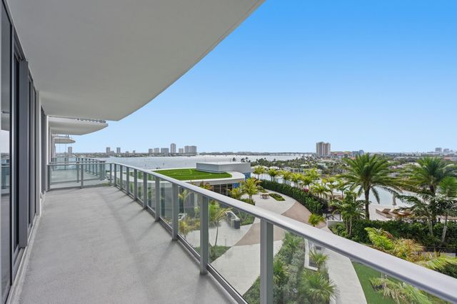 220 Lake Shore Drive 811, Lake Park, FL 33403