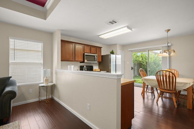 137 Hillhouse LN, Manchaca, TX 78652