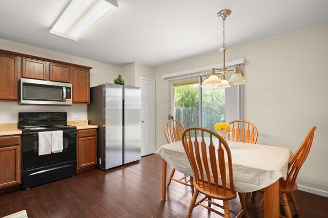 137 Hillhouse LN, Manchaca, TX 78652