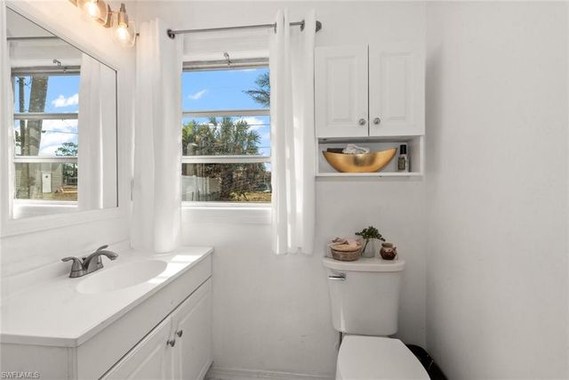 243 Lakeview DR, North Fort Myers, FL 33917