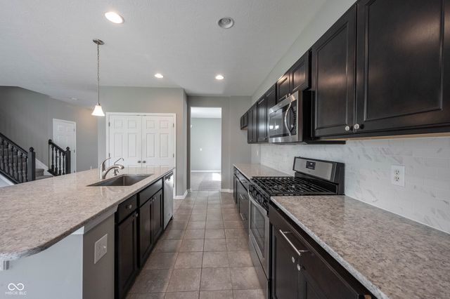 5781 Waterstone Way, Whitestown, IN 46075