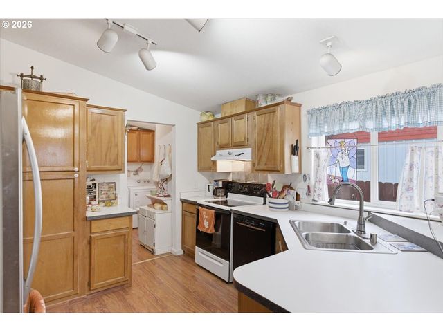 660 WASSOM St, Lebanon, OR 97355