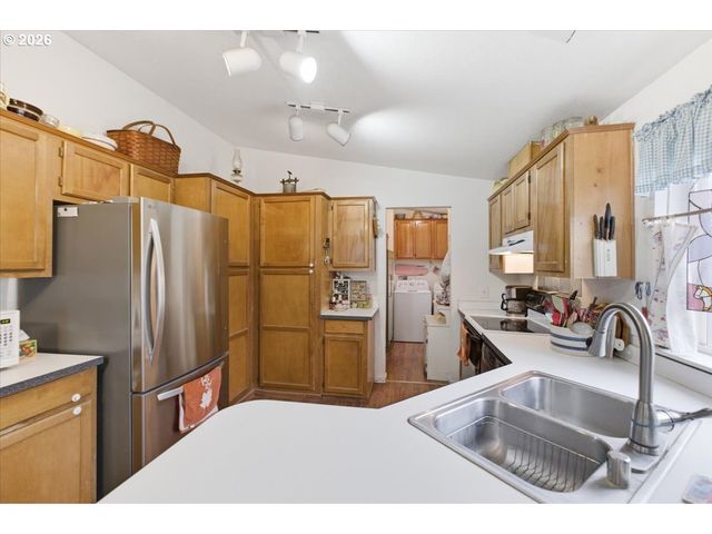 660 WASSOM St, Lebanon, OR 97355