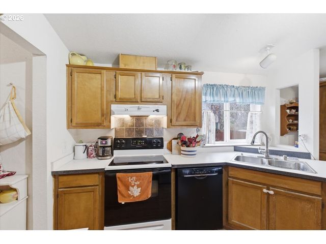 660 WASSOM St, Lebanon, OR 97355