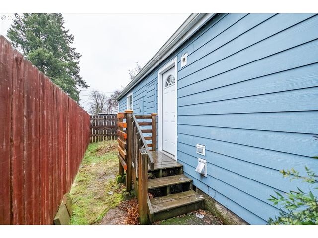 660 WASSOM St, Lebanon, OR 97355