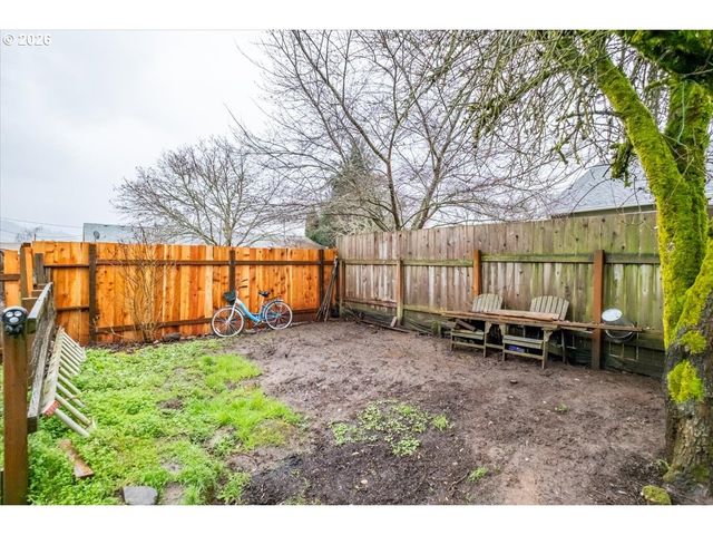 660 WASSOM St, Lebanon, OR 97355