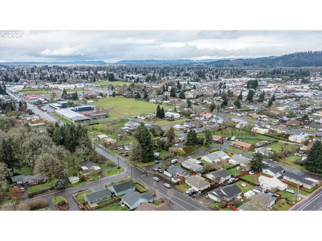 660 WASSOM St, Lebanon, OR 97355