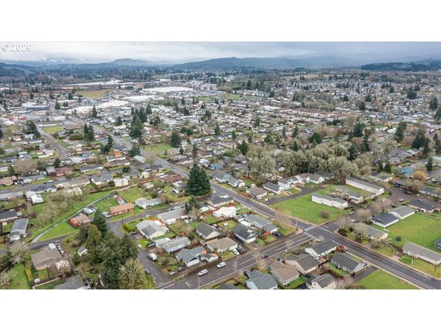 660 WASSOM St, Lebanon, OR 97355