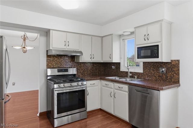 33276 Tallyho Drive, Solon, OH 44139