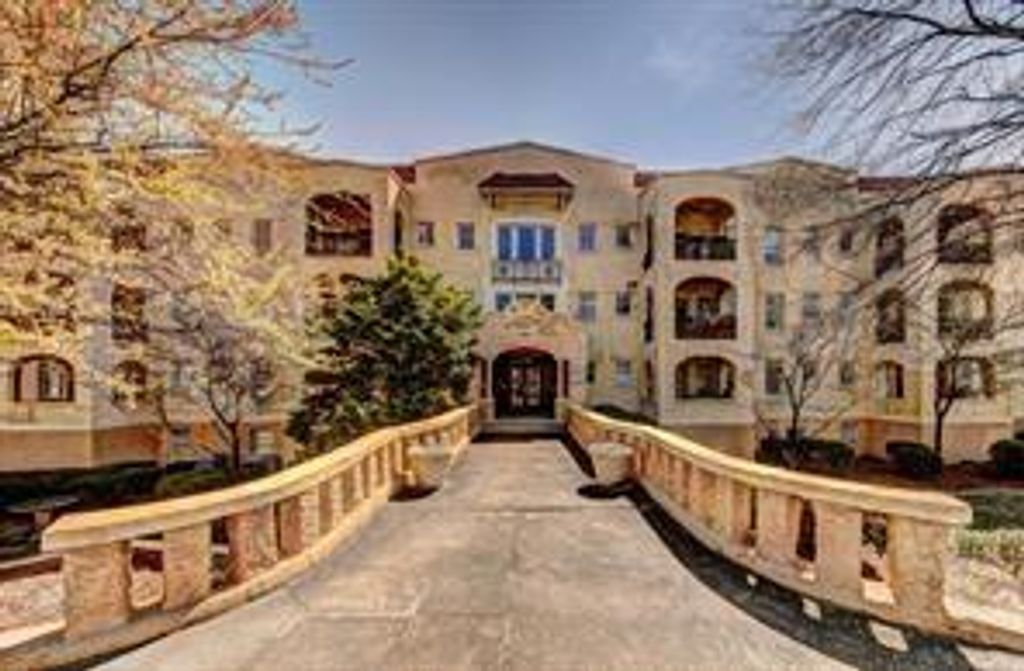 2855 Peachtree NE Road 106, Atlanta, GA 30305