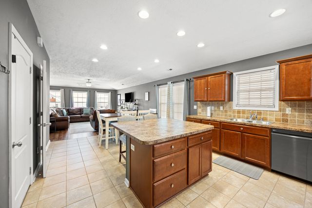 673 Lucille Drive, Lexington, KY 40511