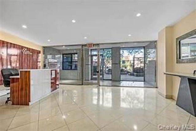 99-40 63rd Road 5R, Rego Park, NY 11374
