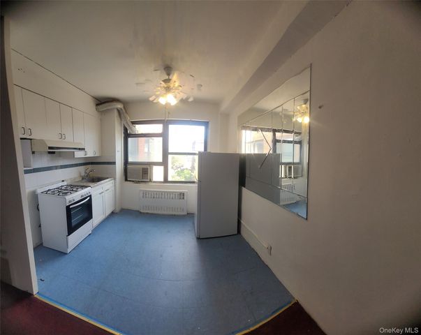 99-40 63rd Road 5R, Rego Park, NY 11374