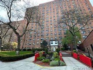99-40 63rd Road 5R, Rego Park, NY 11374